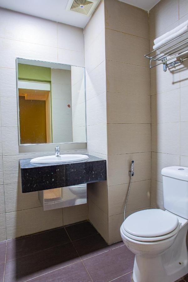 ג'והור בהרו Hotel 101 Permas Jaya מראה חיצוני תמונה